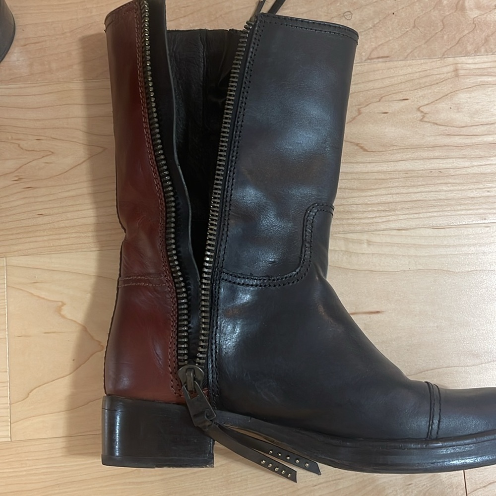 COACH Women’s Double Zipper Short Western Leather Boots - Picture 9 of 10